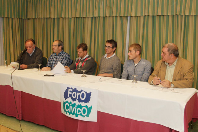Mesa redonda sobre deporte base con la participación de Fernando Vázquez, Alex Bergantiños, Manuel Mosquera, Moncho Viña, Beci en el Hotel Riazor de A Coruña