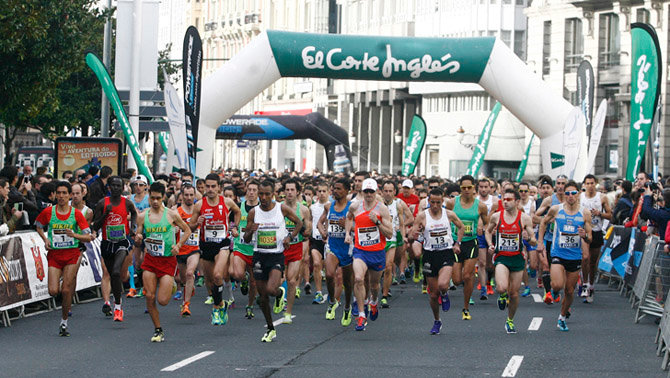 Imagen de la salida del campeonato de España de Media Maratón celebrado en A Coruña. / Iago López