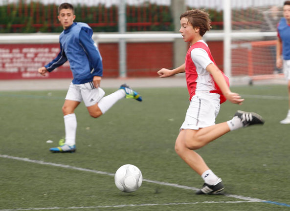 31-10-13. Fútbol.Entrenamiento de la selección sub-15 comarcal en los campos de La Torre.
Foto: Iago López