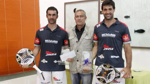 Otero e Yribarren, con el presidente de la Federaci&oacute;n Gallega