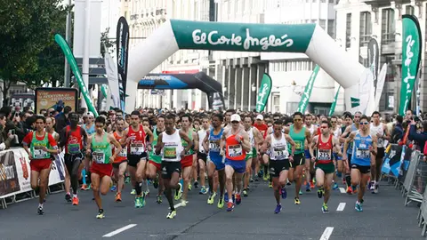 Imagen de la salida del campeonato de Espa&ntilde;a de Media Marat&oacute;n celebrado en A Coru&ntilde;a. / Iago L&oacute;pez